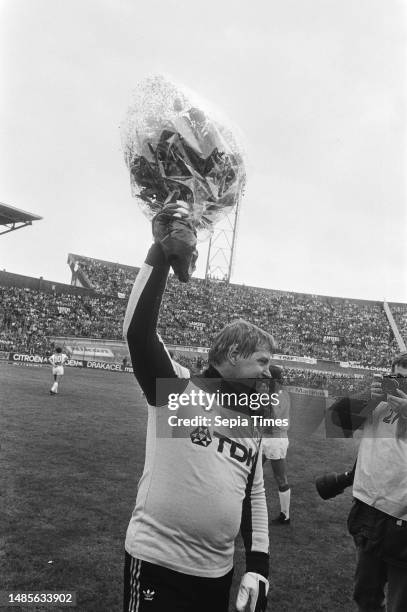 Goalkeeper Piet Schrijvers of Ajax with flowers after playing his 350th match, 1 May 1983, flowers, anniversaries, soccer, matches, The Netherlands,...