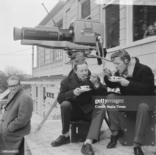 Camera men have a break, December 8 Camera men, funerals, The Netherlands, 20th century press agency photo, news to remember, documentary, historic...