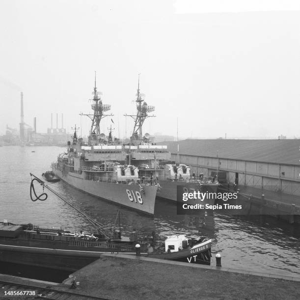 American fleet visit in Amsterdam, the 2 fighters at the Stenen Hoofd, June 18 fleet visits.