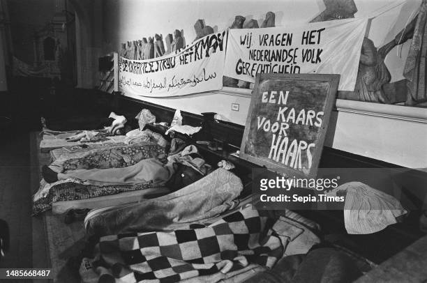 Church service in De Duif in Amsterdam dedicated to hunger-striking Moroccans; hunger-striking Moroccans, 6 August 1978, church services, The...