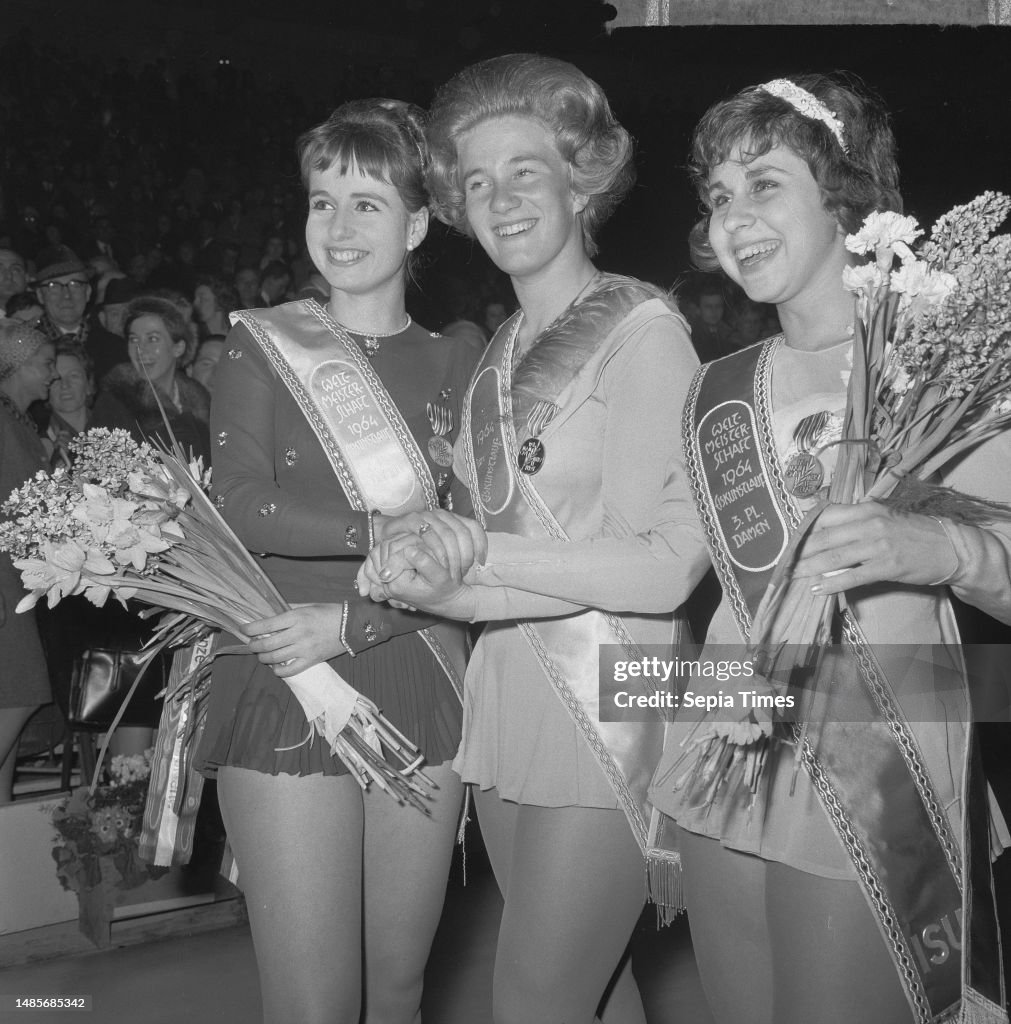 On the honorary podium from left to right Regine Heitzer