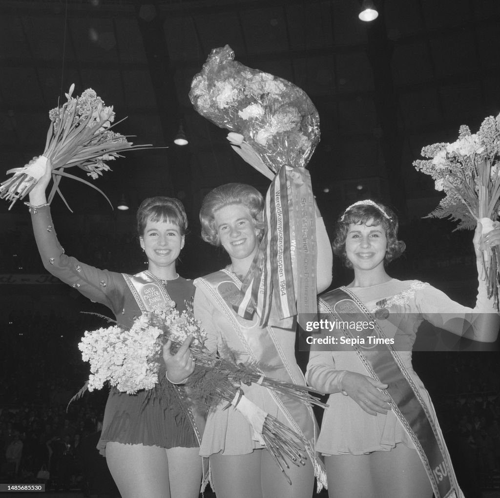 On the honorary podium from left to right Regine Heitzer