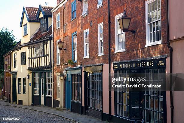 elm hill medieval street. - norwich england - fotografias e filmes do acervo