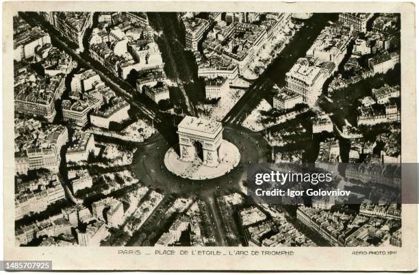 Publisher Aero-Photo shows aerial photo of Arc de Triomphe, Place de l'etoile, Paris, 1930s.
