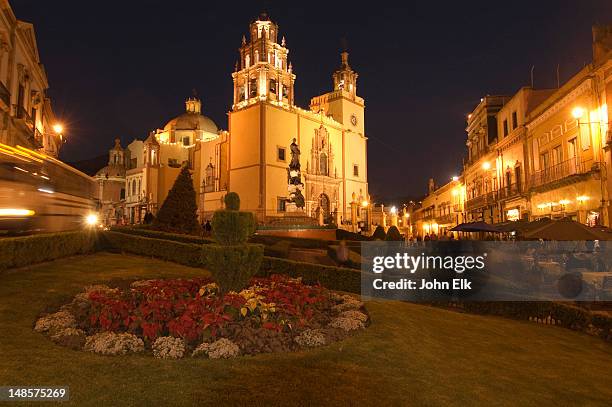 basilica de nuestra senora de guanajuato with garden in foreground. - guanajuato stock pictures, royalty-free photos & images