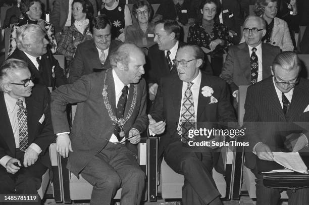 Prince Bernhard attends jubilee event of Ned. Ver. Voor Management 50 jaar Nive in Congresgebouw The Hague, from left to right Polak, Schols,, 18...