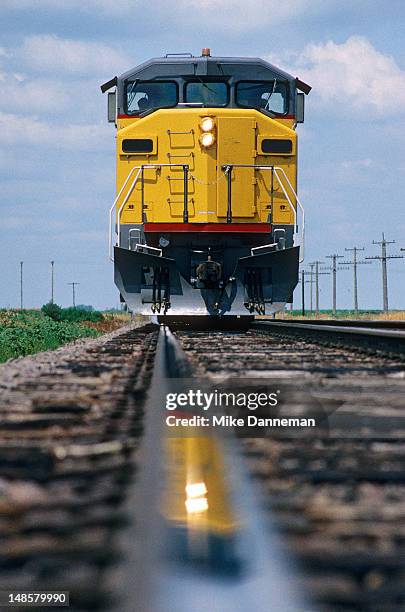 new locomotive reflection - kearney-nebraska photos et images de collection