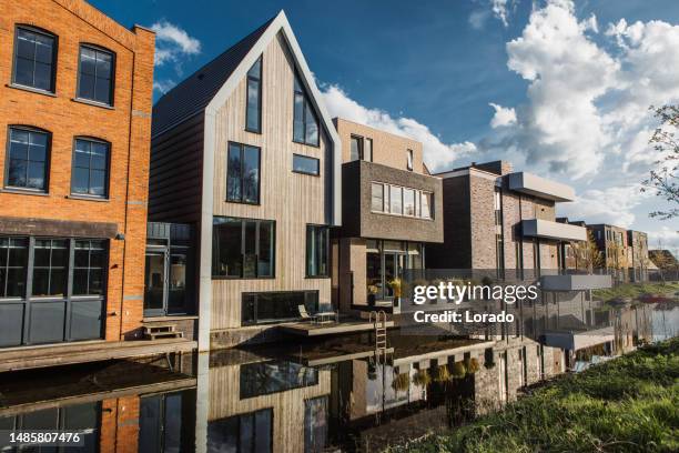 sustainable new housing development in the netherlands - holland stockfoto's en -beelden