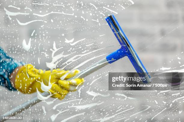 close-up of cleaning equipment on table - rodo equipamento de limpeza imagens e fotografias de stock
