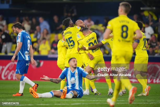 Etienne Capoue of Villarreal CF celebrates with teammates after scoring the team's first goal during the LaLiga Santander match between Villarreal CF...