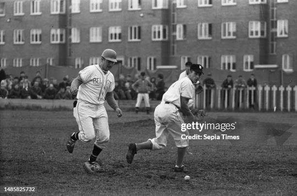 Baseball Belgium against Netherlands in Antwerp. Playing moments, 23 May 1963, HONKBAL, playing moments.