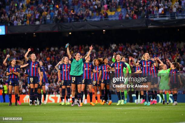 Aitana Bonmati of FC Barcelona celebrates alongside teammates after the UEFA Women's Champions League semifinal 2nd leg match between FC Barcelona...