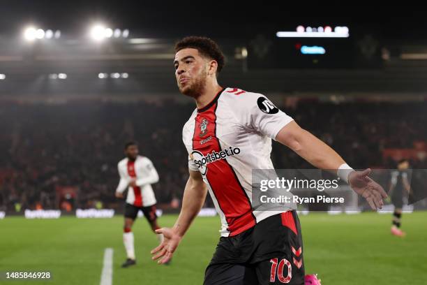 Che Adams of Southampton scores a goal that is later disallowed during the Premier League match between Southampton FC and AFC Bournemouth at Friends...