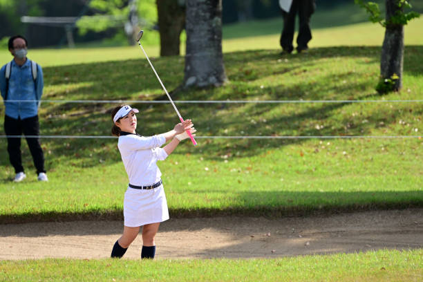https://media.gettyimages.com/id/1485894626/photo/natsuka-hori-of-japan-hits-her-second-shot-on-the-1st-hole-during-the-first-round-of.jpg?s=612x612&w=0&k=20&c=ZRsdnTzMfEE5aG-eLjGYhxM4ggnwGSR_2j-ny3kHukk=