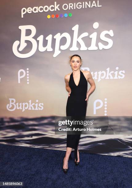 Oona Roche attends the Peacock's "Bupkis" World Premiere at The Apollo Theater on April 27, 2023 in New York City.