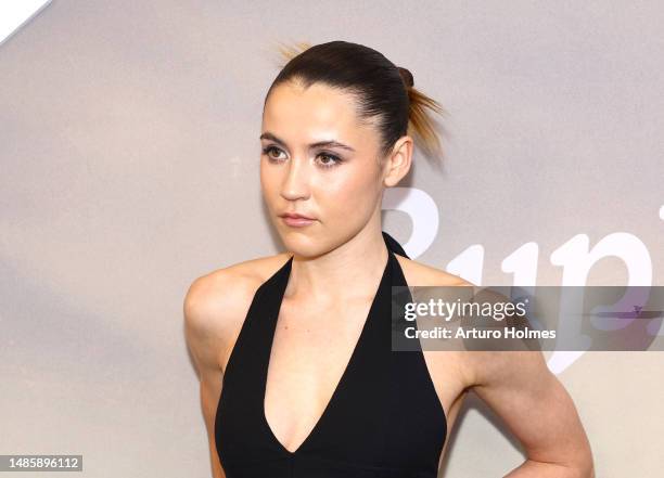 Oona Roche attends the Peacock's "Bupkis" World Premiere at The Apollo Theater on April 27, 2023 in New York City.