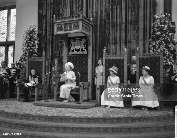 Opening States General , Queen Juliana delivers the Throne Speech, left Prince Bernhard right Princess Beatrix and Princess Margriet, September 14...