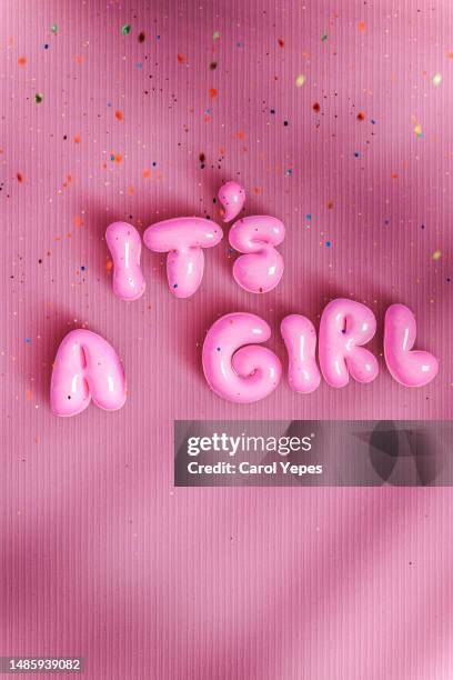 it´s a girl.baby shower - its a girl korte frase stockfoto's en -beelden