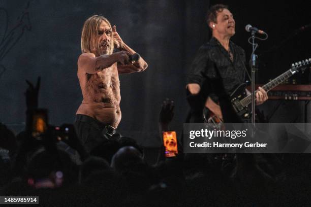 Iggy Pop and Jamie Hince Perform At The Hollywood Palladium on April 27, 2023 in Los Angeles, California.