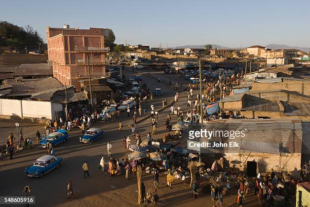 overhead view of city street. - ethiopia city stock pictures, royalty-free photos & images