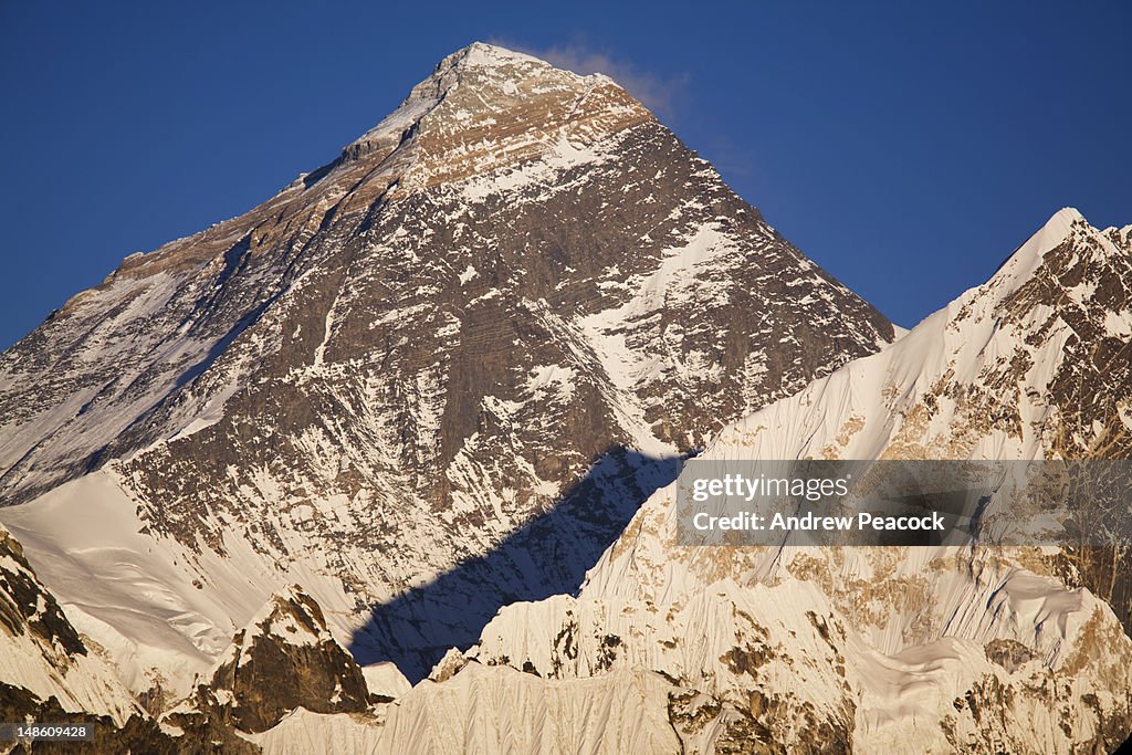 Summit of Mt Everest from viewpoint at Gokyo-Ri, Khumbu region.