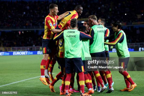 Players of Lecce celebrate during the Serie A match between US Lecce and Udinese Calcio at Stadio Via del Mare on April 28, 2023 in Lecce, Italy.