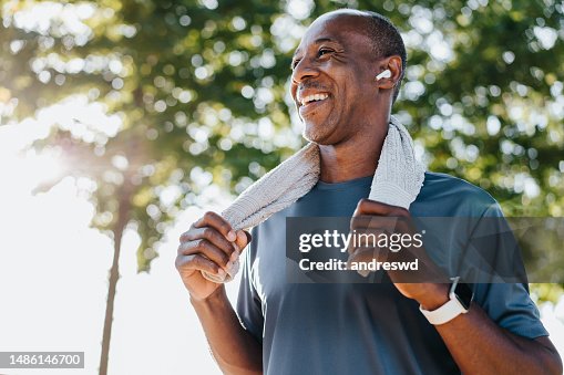 Homens maduros atividade física ao ar livre Homens maduros atividade física ao ar livre