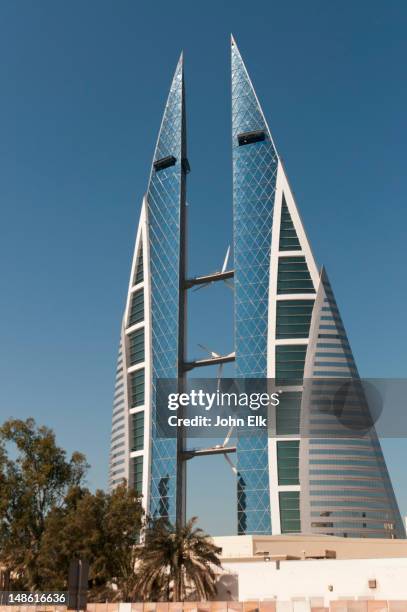 bahrain world trade center towers. - manama stock pictures, royalty-free photos & images