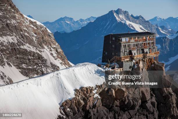 Hut Top Ridge Margherita Hut Photos and Premium High Res Pictures - Getty Images