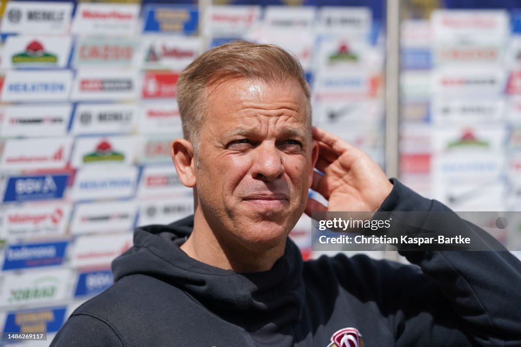 Markus Prior Markus Anfang, Head coach of Dynamo Dresden reacts prior to the 3 ...