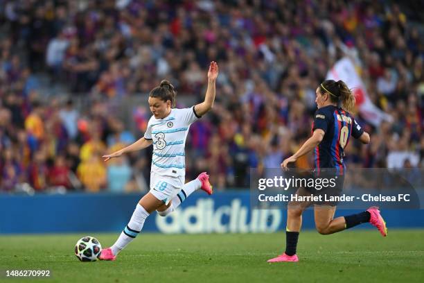 Johanna Rytting Kaneryd of Chelsea is challenged by Mariona Caldentey of Barcelona during the UEFA Women's Champions League semifinal 2nd leg match...