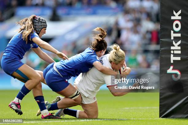 Marlie Packer of England scores the team's second try during the TikTok Women's Six Nations match between England and France at Twickenham Stadium on...