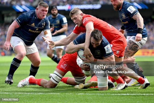 Jack Conan of Leinster scores the team's first try during the Heineken Champions Cup Semi Final between Leinster Rugby and Stade Toulousain at Aviva...