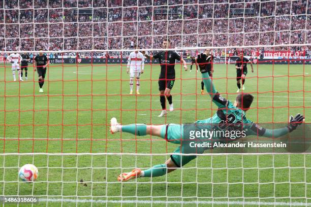 Julian Weigl of Borussia Moenchengladbach scores their sides first goal from the penalty spot during the Bundesliga match between VfB Stuttgart and...