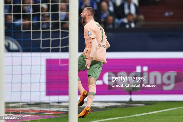 Marvin Ducksch of SV Werder Bremen celebrates after scoring the team's first goal during the Bundesliga match between FC Schalke 04 and SV Werder...