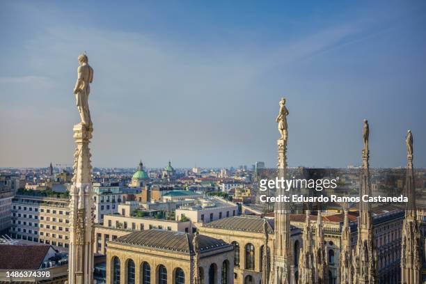panoramic view of the city of milan - skyline milano foto e immagini stock