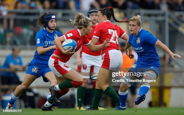 Elinor Snowsill of Wales makes a break with the ball during the TikTok Women's Six Nations match between Italy and Wales at Stadio Sergio Lanfranchi...