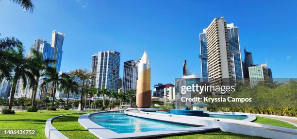 panama city - parque del florista at the coast in cinta costera. - parque natural stock-fotos und bilder