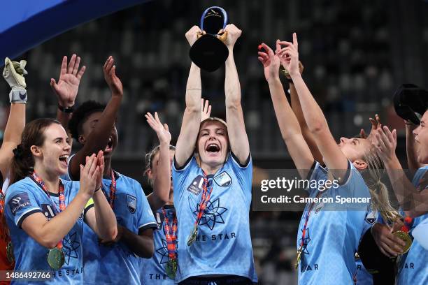 Cortnee Vine of Sydney FC and team mates celebrate winning the A-League Women's Grand Final match between Western United and Sydney FC at CommBank...