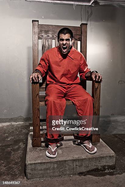 death row inmate in electric chair - electric chair stockfoto's en -beelden