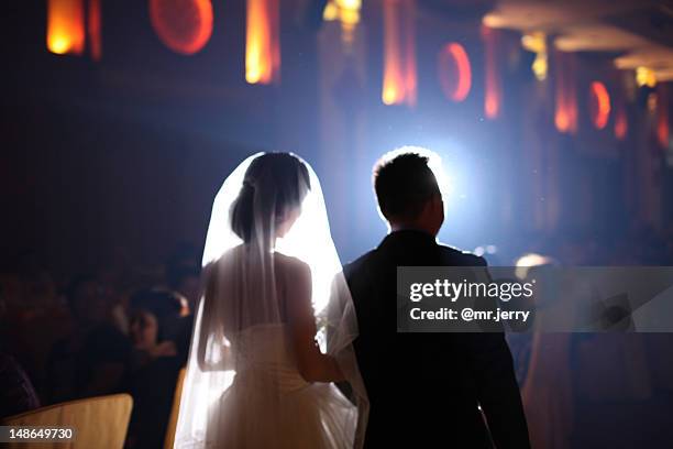 getting married - wedding ceremony 個照片及圖片檔