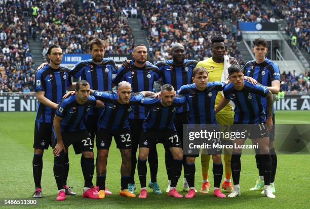 Internazionale players line up for a photo prior to the Serie A match between FC Internazionale and SS Lazio at Stadio Giuseppe Meazza on April 30,...