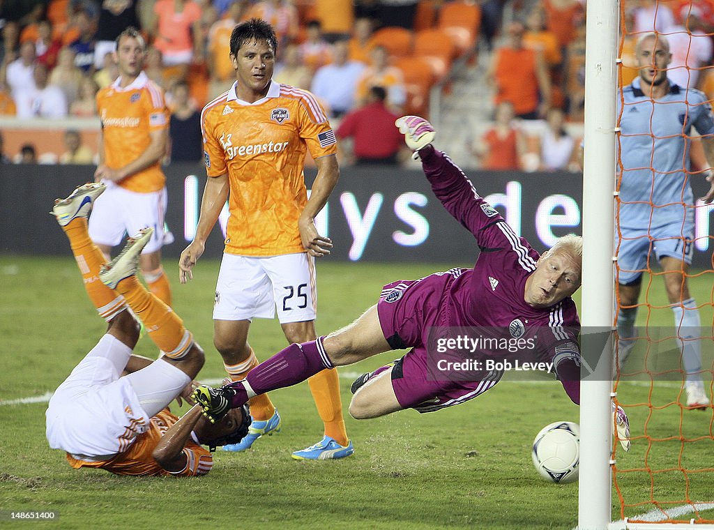 Sporting Kansas City v Houston Dynamo