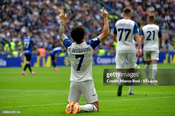 Felipe Anderson of SS Lazio celebrates a opening goal with his team mates during the Serie A match between FC Internazionale and SS Lazio at Stadio...