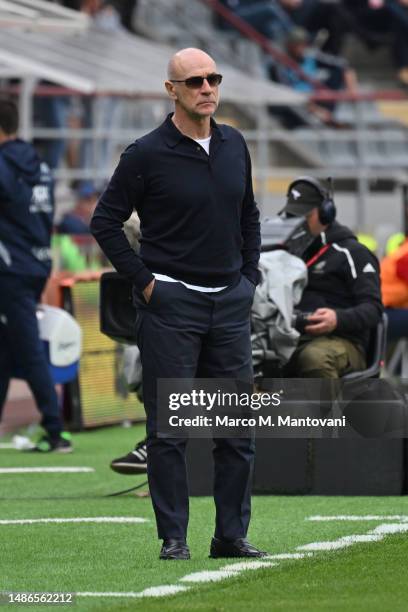 Coach Davide Ballardini of US Cremonese reacts during the Serie A match between US Cremonese and Hellas Verona at Stadio Giovanni Zini on April 30,...