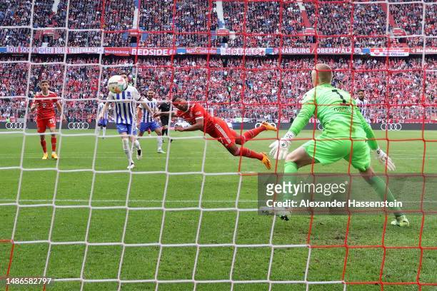 Serge Gnabry of FC Bayern Munich scores the team's first goal during the Bundesliga match between FC Bayern München and Hertha BSC at Allianz Arena...