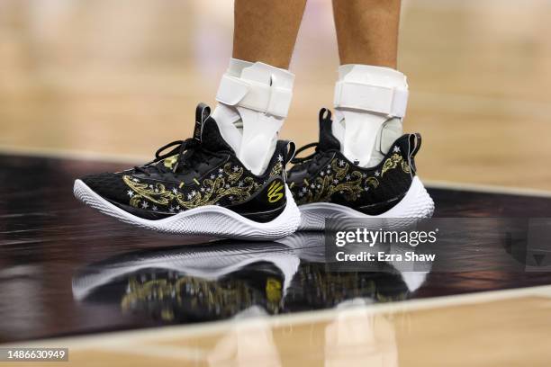 17,157 Golden State Warriors Shoes Stock Photos, High-Res Pictures, and Images - Getty Images