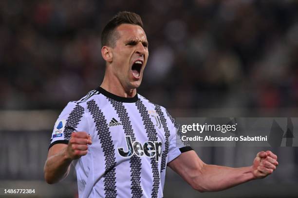 Arkadiusz Milik of Juventus celebrates after scoring the team's first goal during the Serie A match between Bologna FC and Juventus at Stadio Renato...