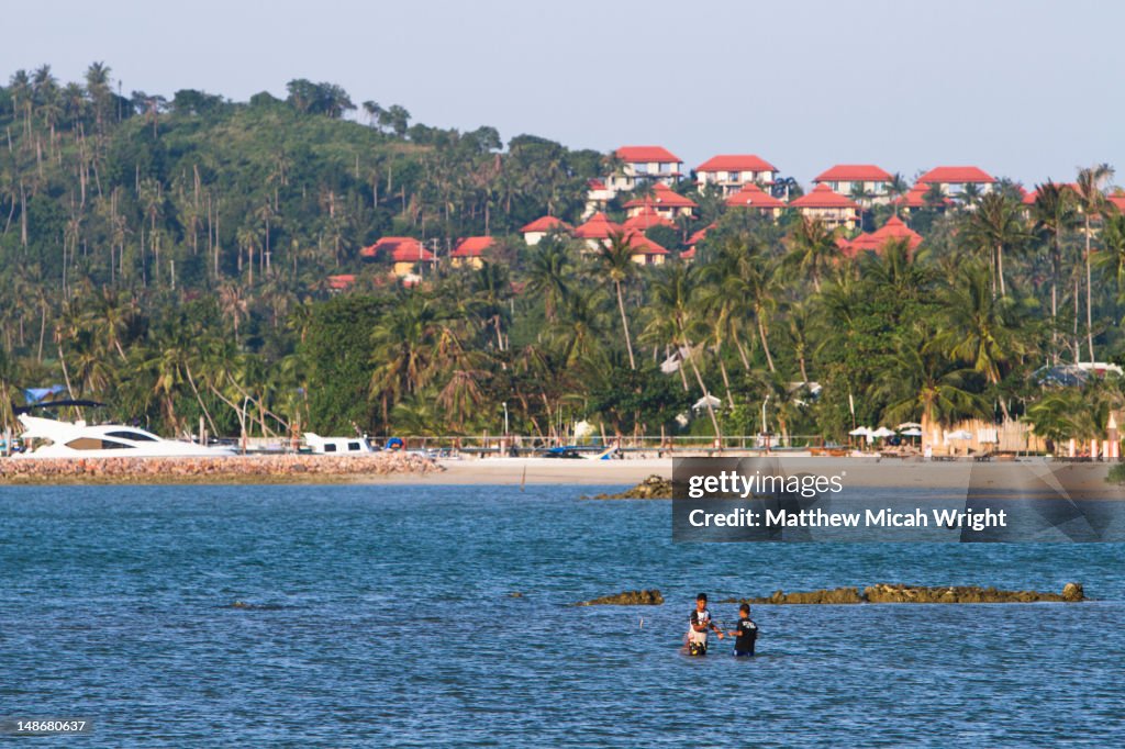 Port of Bo Phut beach.