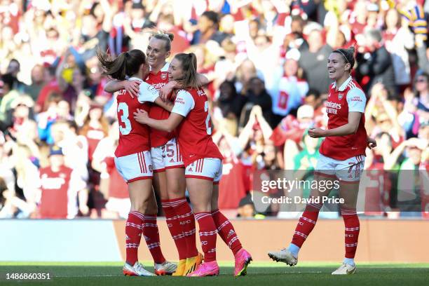 Stina Blackstenius of Arsenal celebrates after scoring the team's first goal with teammates during the UEFA Women's Champions League semi-final 2nd...